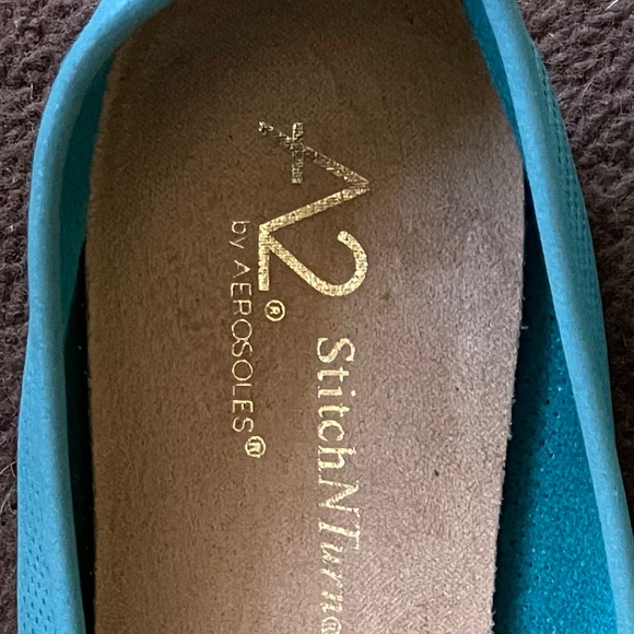 PRICE DROP! AEROSOLES A2 Ballet Flats - Blue with Gold Buckle - Size 9M - Picture 3 of 14